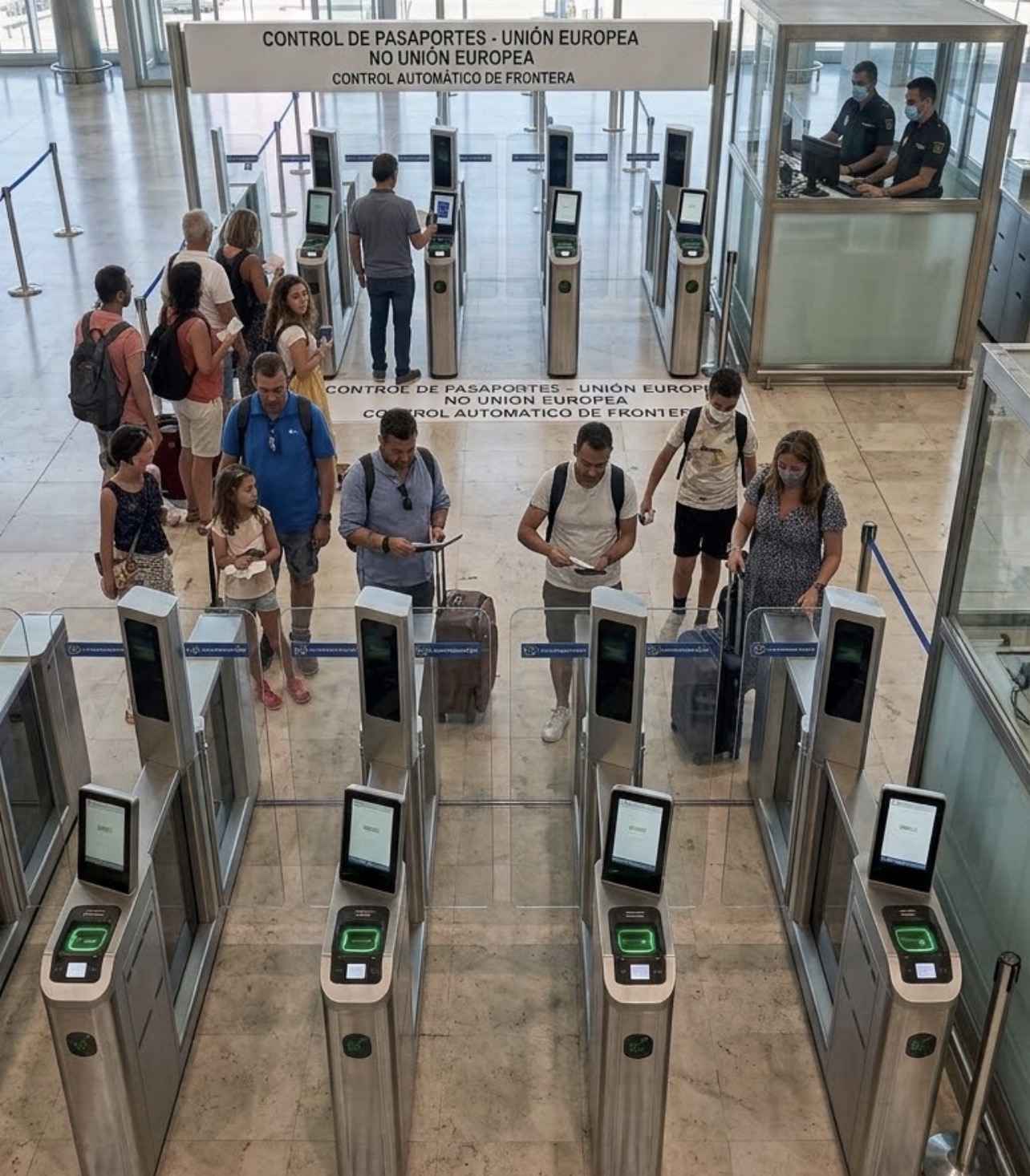 España exigirá pasaporte al día a latinoamericanos con ciudadanía europea para poder ingresar